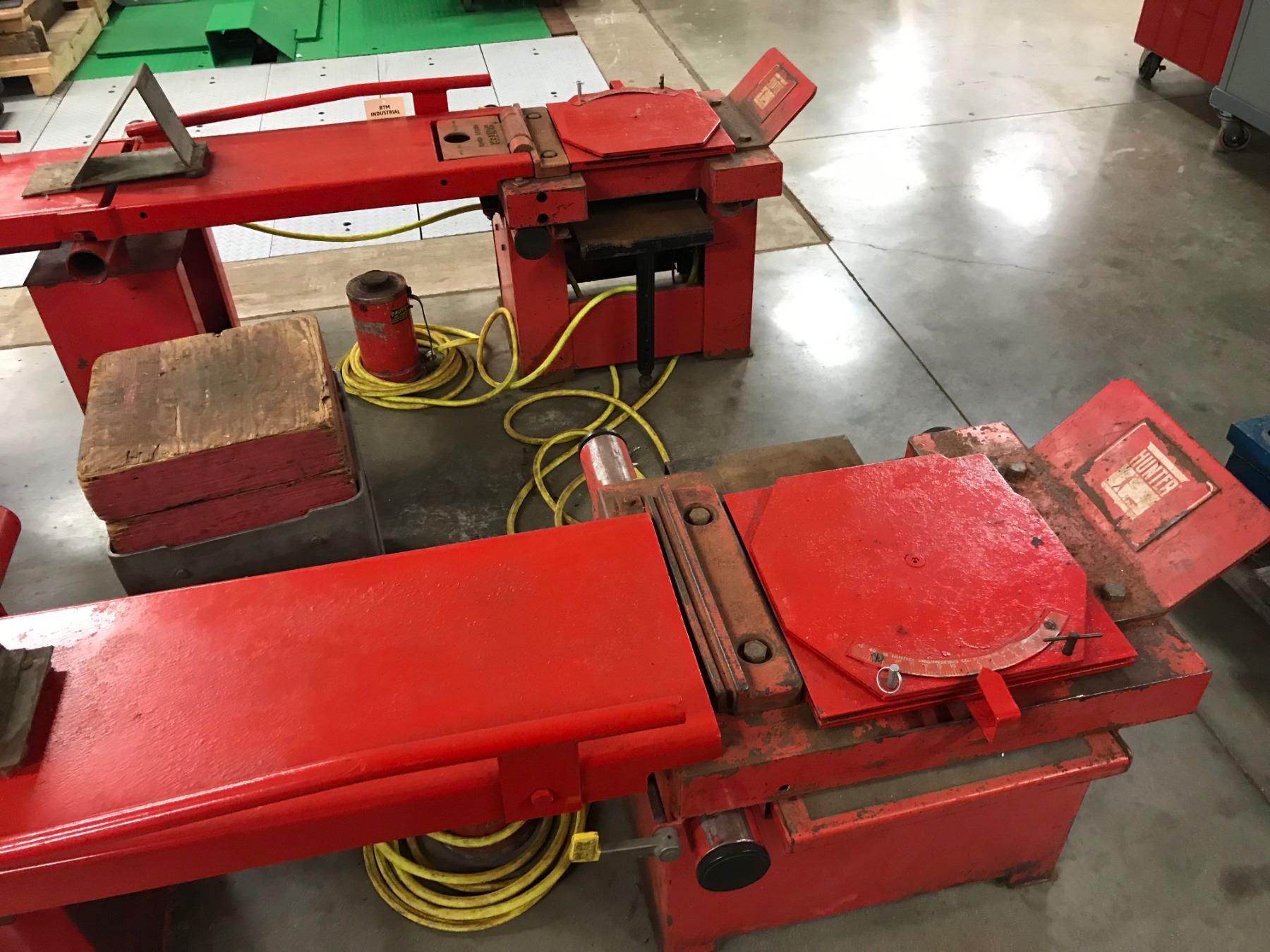 Hunter Alignment Rack w/ Attachments