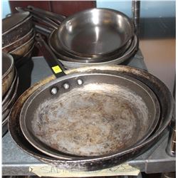 LOT OF 7 FRYING PANS