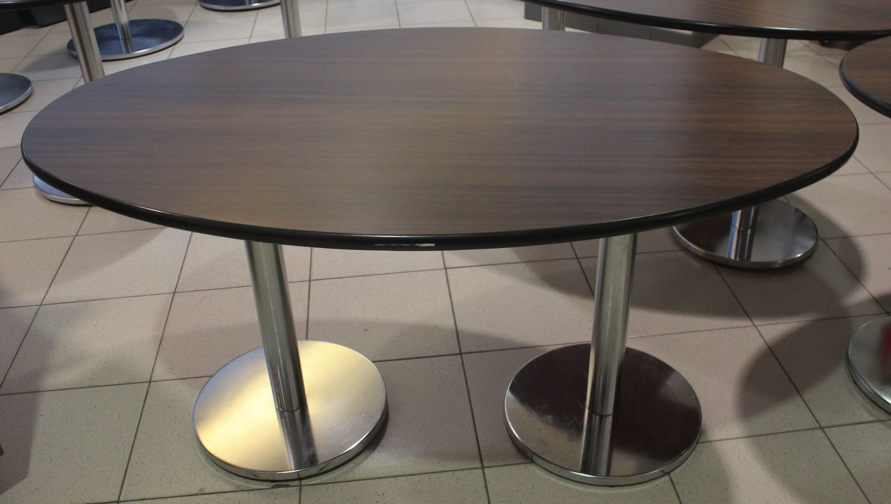 5FT X 3FT OVAL CHROME BASE BAR TABLE