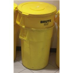 LOT OF 2 YELLOW RUBBERMAID BRUTE GARBAGE BINS