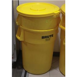 LOT OF 2 YELLOW RUBBERMAID BRUTE GARBAGE BINS