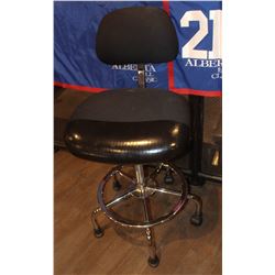 ADJUSTABLE CASHIER CHAIR WITH CHROME BASE