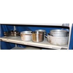 SHELF OF ASSORTED POTS & FRYING PANS