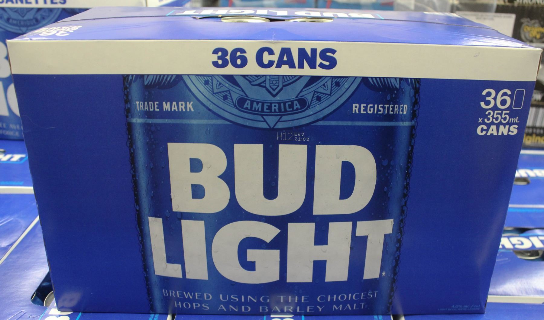 CASE OF BUD LIGHT 36 CANS