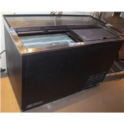 TRUE REACH IN BOTTLE COOLER