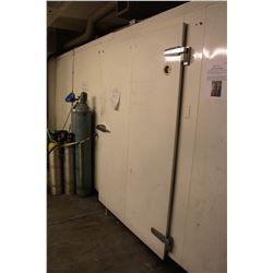 WALK IN KEG COOLER W/ 3 PERLICK POWER PAKS &