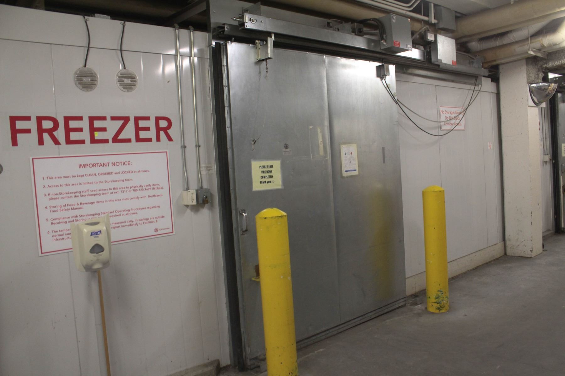 INDUSTRIAL WALK IN FREEZER