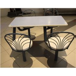 INDOOR/OUTDOOR 4 SEAT CLUSTER TABLE