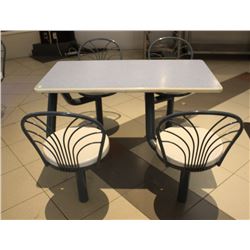 INDOOR/OUTDOOR 4 SEAT CLUSTER TABLE