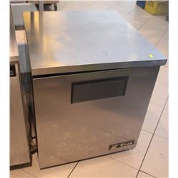 TRUE SINGLE DOOR UNDERCOUNTER REFRIGERATOR