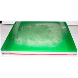 5 ASSORTED PLASTIC CUTTING BOARDS