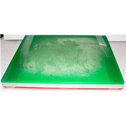 5 ASSORTED PLASTIC CUTTING BOARDS