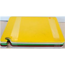 5 ASSORTED PLASTIC CUTTING BOARDS