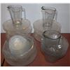 Image 1 : LOT OF ASSORTED SERVING GLASSWARE: 6 ROUND DISPLAY