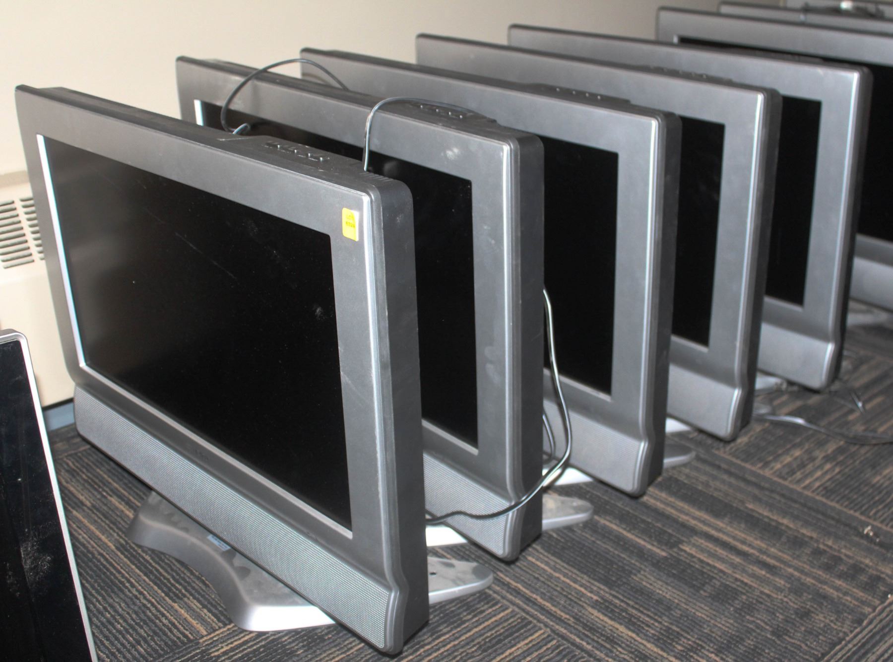 LOT OF FIVE 26" SHARP LIQUID CRYSTAL TV LC26SH20U Kastner Auctions