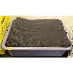 BUS TRAY OF OVER 100 BLACK WOVEN NYLON PLACEMATS