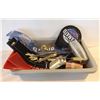 Image 1 : BUS PAN OF MISC. BAR ITEMS INCLUDING ASST. BAR