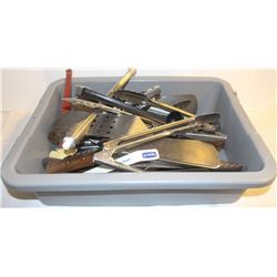 BUS TRAY OF CONTENTS