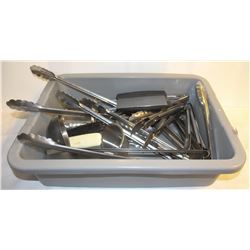 BUS TRAY OF CONTENTS