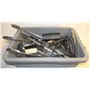 Image 1 : BUS TRAY OF CONTENTS