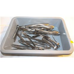 BUS TRAY OF CONTENTS