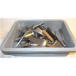 BUS TRAY OF CONTENTS