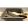 Image 1 : BUS TRAY WITH LARGE DEXTER PIZZA CUTTING