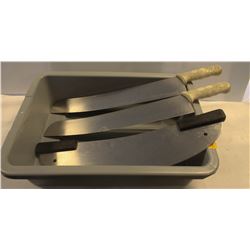 BUS TRAY GROUP OF 3 DEXTER PIZZA CUTTING KNIVES