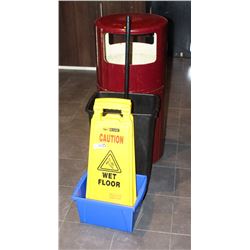 LOT WITH LIDDED GARBAGE CAN, ROLLING STEP