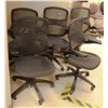 Image 1 : 5 ADJUSTABLE OFFICE CHAIRS