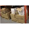 Image 1 : 2 PALLETS OF ASSORTED SIZE OF NAPKINS