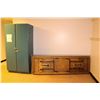 Image 1 : GREEN LOCKING WARDROBE W/ WOOD TABLE &