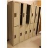 Image 1 : 12 HALF LOCKERS