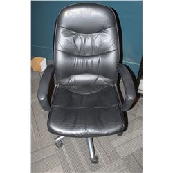 BLACK CUSHIONED OFFICE CHAIR