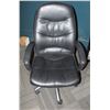Image 1 : BLACK CUSHIONED OFFICE CHAIR