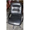 Image 1 : BLACK CUSHIONED OFFICE CHAIR