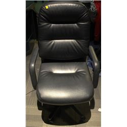 BLACK CUSHIONED OFFICE CHAIR