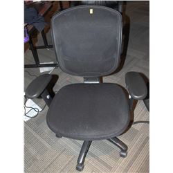 MESH BACK BLACK OFFICE CHAIR