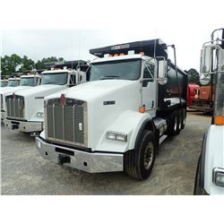 2019 KENWORTH T800 DUMP, VIN/SN:1NKDL40X7KJ223791 - TRI AXLE, 500 HP CUMMINS X15 ENGINE, 8LL TRANS, 