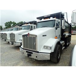 2019 KENWORTH T800 DUMP, VIN/SN:1NKDL640X0KJ223793 - TRI AXLE, 500 HP CUMMINS X15 ENGINE, 8LL TRANS,