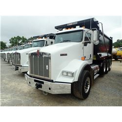 2019 KENWORTH T800 DUMP, VIN/SN:1NKDL40X5KJ223790 - TRI AXLE, 500 HP CUMMINS X15 ENGINE, 8LL TRANS, 