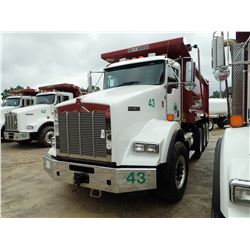 2019 KENWORTH T800 DUMP, VIN/SN:1NKDL40X7KJ255415 - TRI AXLE, 500 HP CUMMINS X15 ENGINE, ALLISON 450