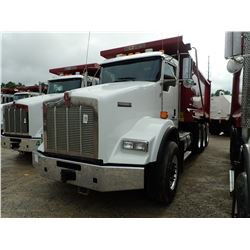 2019 KENWORTH T800 DUMP, VIN/SN:1NKDL40X3KJ217230 - TRI AXLE, 500 HP CUMMINS X15 ENGINE, ALLISON 450
