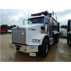 2017 KENWORTH DUMP, VIN/SN:1NKDX4TX8HJ146700 - TRI-AXLE, 475HP CUMMINS ISX15 ENGINE, 8LL TRANS, 46K 
