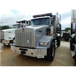 2016 KENWORTH T800 DUMP, VIN/SN:3BKDXPTX6GF105089 - TRI AXLE, PACCAR MX13 ENGINE, 8LL TRANS, 46K REA