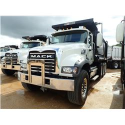 2019 MACK GU713 DUMP, VIN/SN:1M2AX07C6KM041434 - TRI AXLE, 455 HP MACK MP8 ENGINE, MACK M-DRIVE AUTO