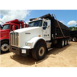 2002 KENWORTH T800 DUMP TRUCK, VIN/SN:1NKDXBTX02J885510 - TRI-AXLE, 475HP CAT C-15 ENGINE, A/T, 20' 