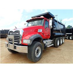 2008 MACK GU713 DUMP TRUCK, VIN/SN:1M2AX09C88M003743 - TRI-AXLE, 425 HP MACK MP8 DIESEL ENGINE, MACK