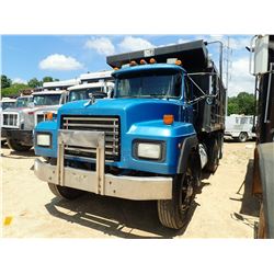 1995 MACK RD688S DUMP TRUCK, VIN/SN:1M2P267CXSM024843 - TRI