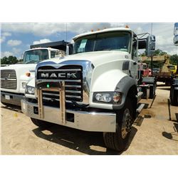 2019 MACK GR64F ROLL OFF TRUCK, VIN/SN:1M02GR3GC2KM004788 - T/A, 415 HP MACK ENGINE, MACK M-DRIVE A/